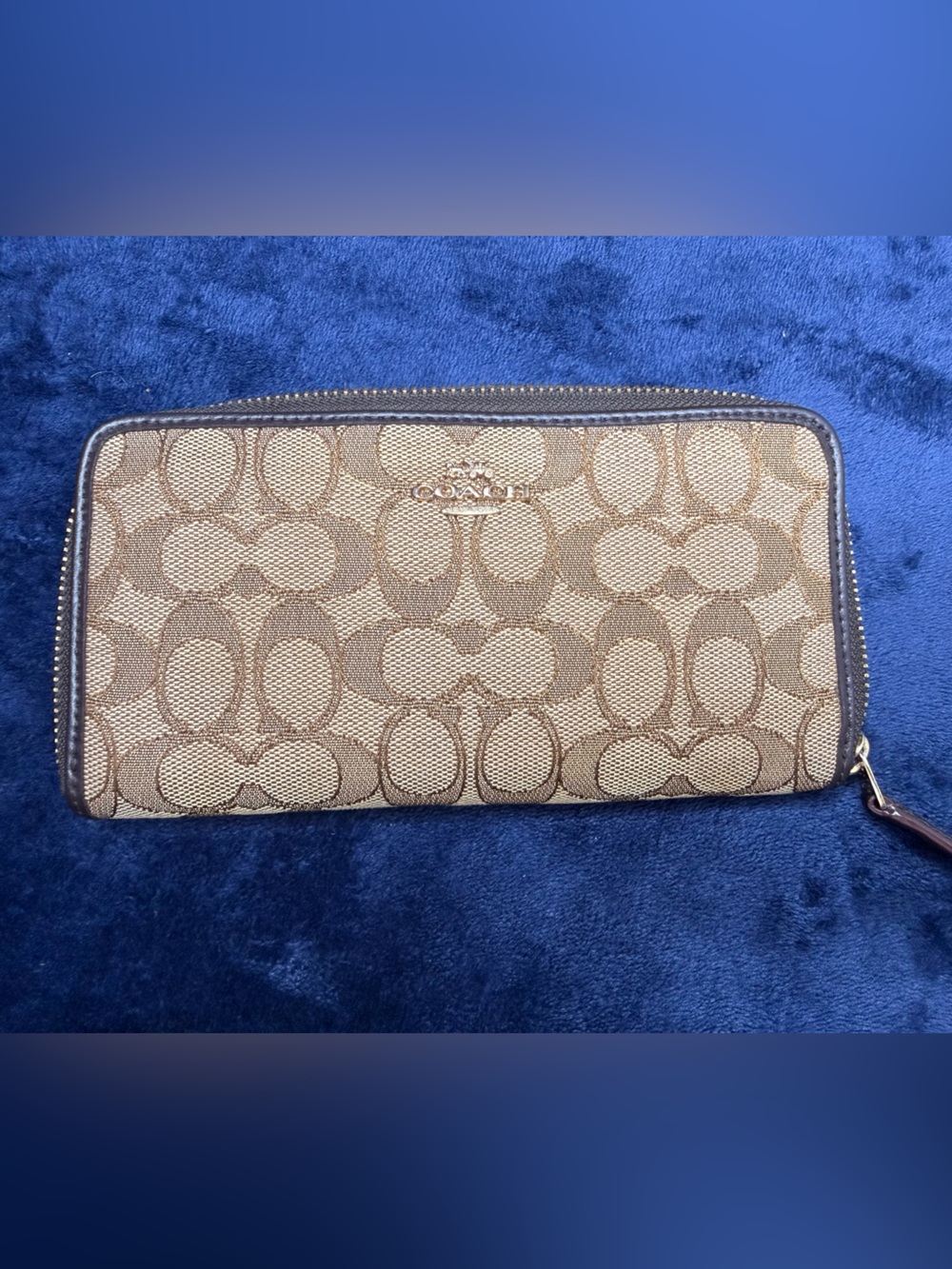 Coach Accordion Zip Wallet in Khaki/Brown Signature Canvas